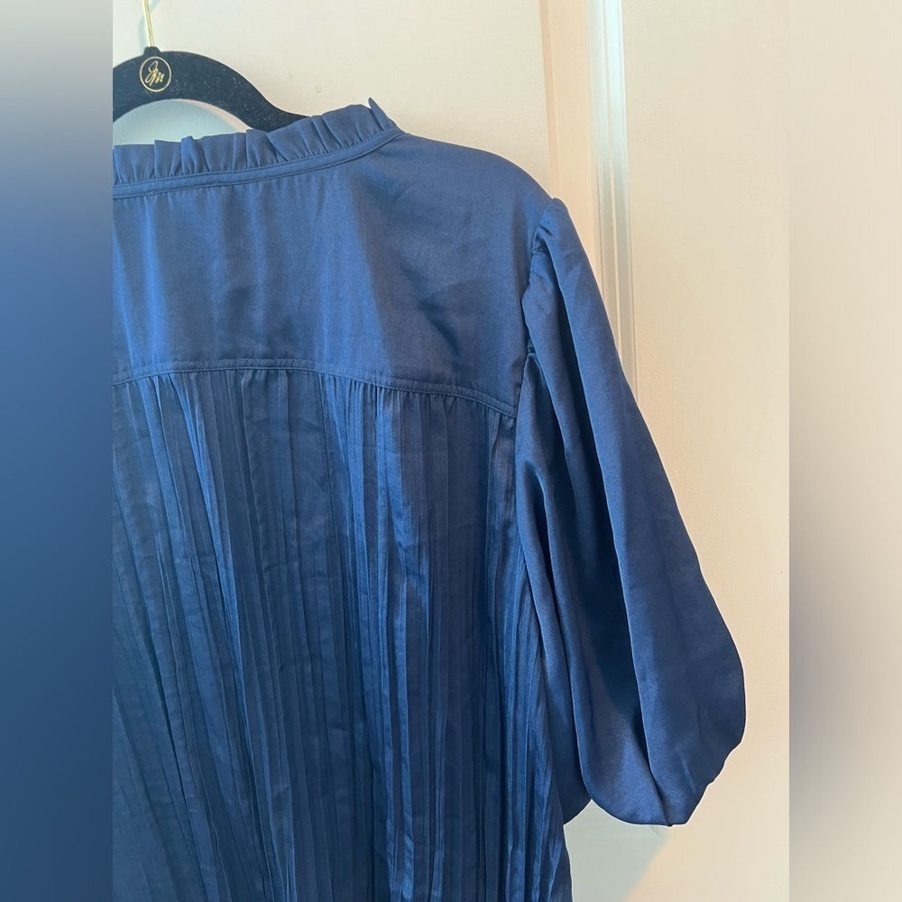 Vince Camuto Pleated Puff Sleeve Rumple Blue Blouse - Picture 12 of 16